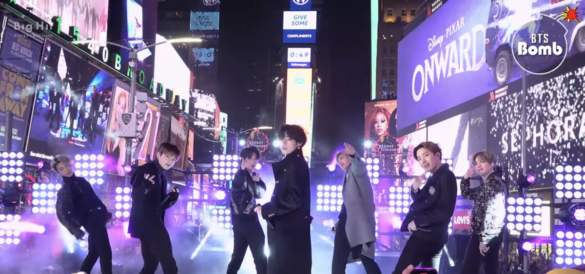 LuvNamjoona94's tweet photo. シアトルも新年明けました🌅
今年もよろしくお願いします😊
3年前のNYCでのライブがバンタンにハマったきっかけになりました。
今日偶然見返して、感慨深いものが…🥹
今年は兵役がついてくるけれど、変わらずバンタンと共に1年を過ごしたいと思います💜
#バンタン愛
#LifewithBTS https://t.co/FJqtOmBwlq