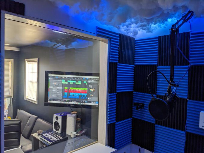 Coming out 🔥😍 https://t.co/H05dC3AMVs