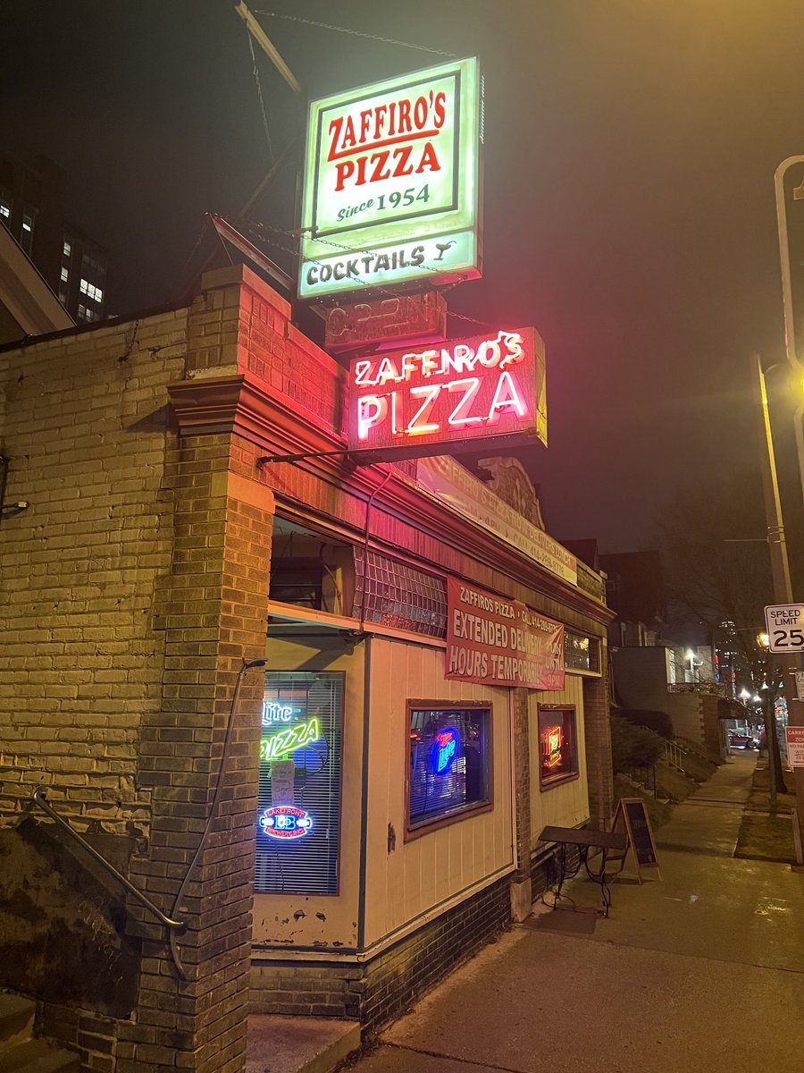 DrewGooden's tweet photo. Back in my old stomping grounds! ⁦@Bucks⁩. And about this pizza joint… those who know… know 🔥🔥🔥 https://t.co/qgzEYTPlcF