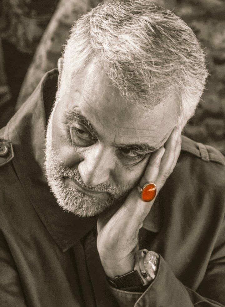 pedram_313_'s tweet photo. #Hero 
#حاج_قاسم_سلیمانی https://t.co/hThrWPeORE