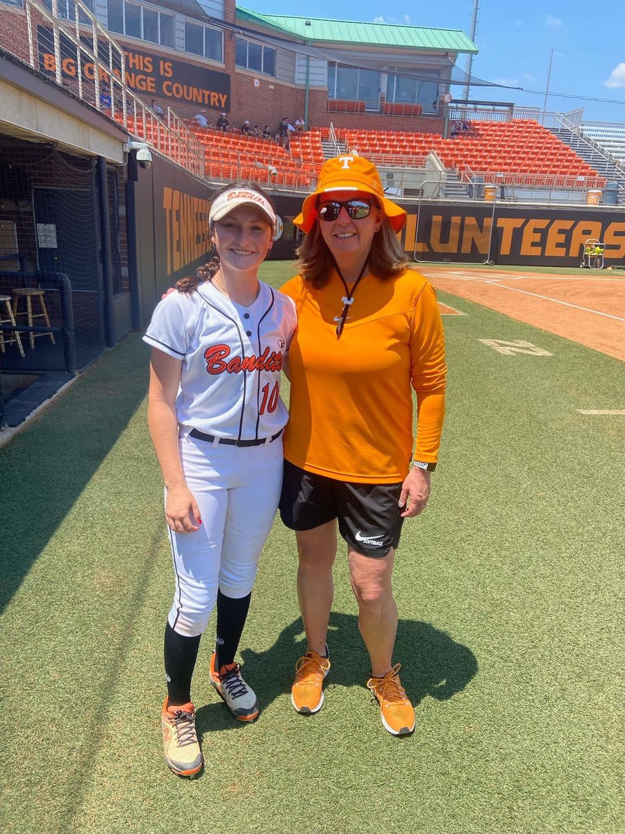 SparksElite18u's tweet photo. New year, new beginnings!!! 
We would like to give a HUGE welcome to Addye and the Norman family.
Addye is a 2 time Pgf Nationals Champion 🏆🏆 from Lynchburg TN. Ranked 64th in the class of 2026. Cant wait to have her join our family. Welcome back home @addyenorman10 https://t.co/Feev50jfgG