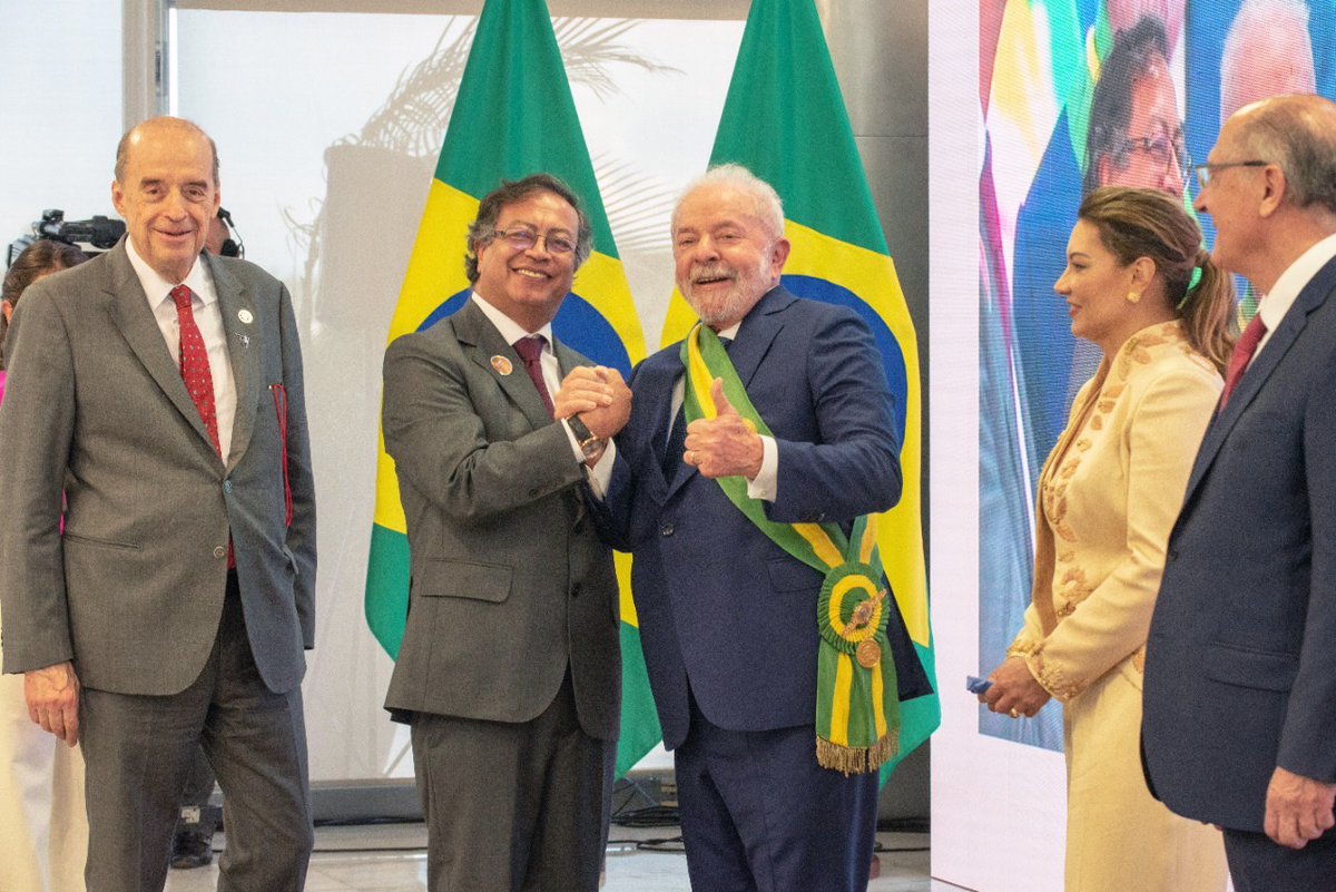 Gustavo Petro tweet media