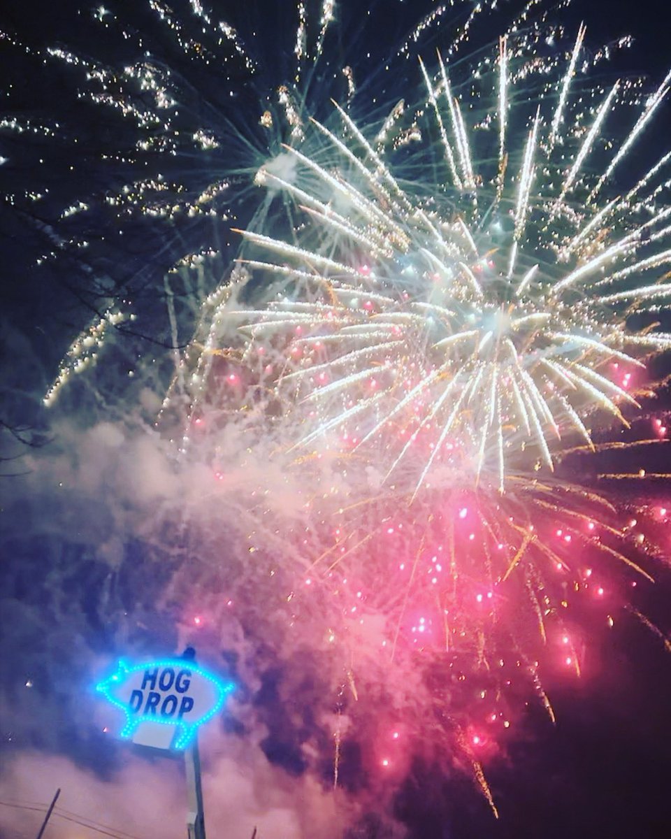 the_new_south's tweet photo. Another successful HOG DROP here in Unadilla, Georgia to bring in the new year! Thank you for all y’all who came out to support our community and be sure to make the next HOG DROP! Happy New Year!! #hogdrop #bbqdream https://t.co/Do4LNCPRms