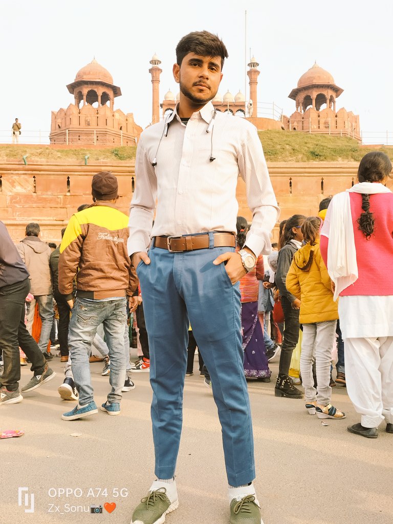 sonuMSAjad1's tweet photo. आप सभी को नववर्ष की हार्दिक शुभकामनाएं!
#HappyNewYear https://t.co/QBYtZ8EybV