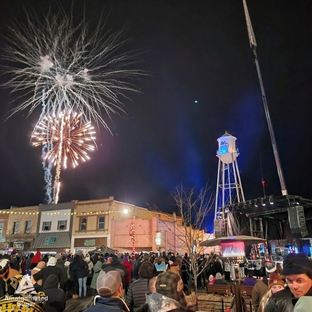 AmalSugarCo's tweet photo. Last night, the city of Rupert, Idaho, welcomed 2023 with the 4th Annual Rupert New Years' Eve Beet Drop. What a "sweet" way to ring in the New Year!

#AmalgamatedSugar #RupertBeetDrop #HappyNewYear https://t.co/v65KOxpzD4