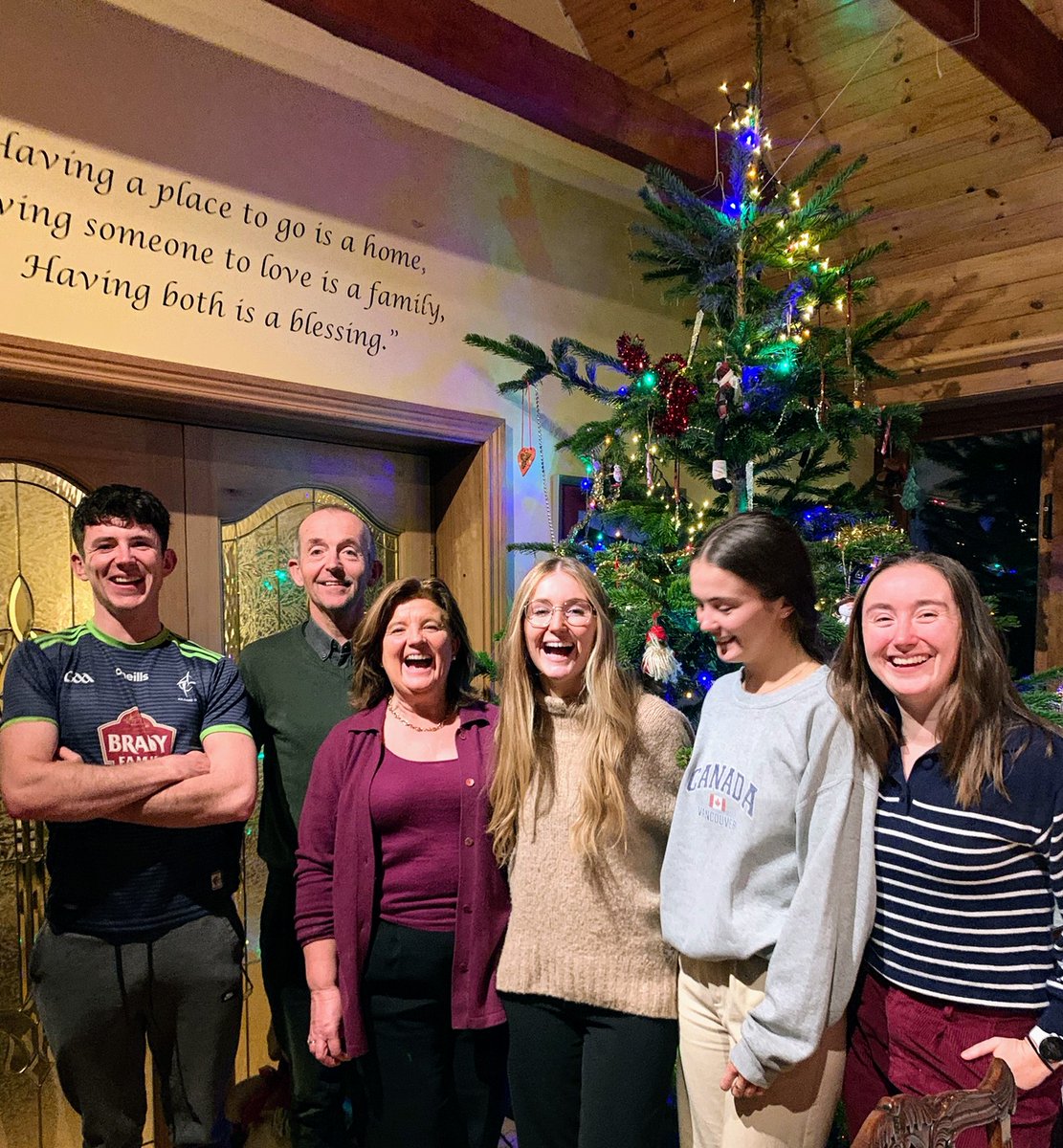 Alliesgarden's tweet photo. On the 7th day of Christmas 🎄🎶 Happy Birthday Kate❤️#itwasfunny #hadtobethere #Newyearbaby
#12DaysOfChristmas #familyfun https://t.co/V4PbeAUu7y