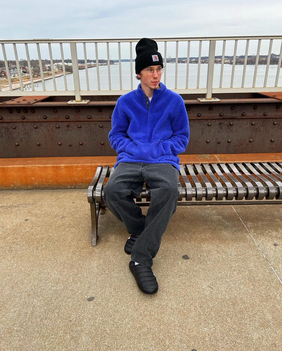 Zach💤 tweet media