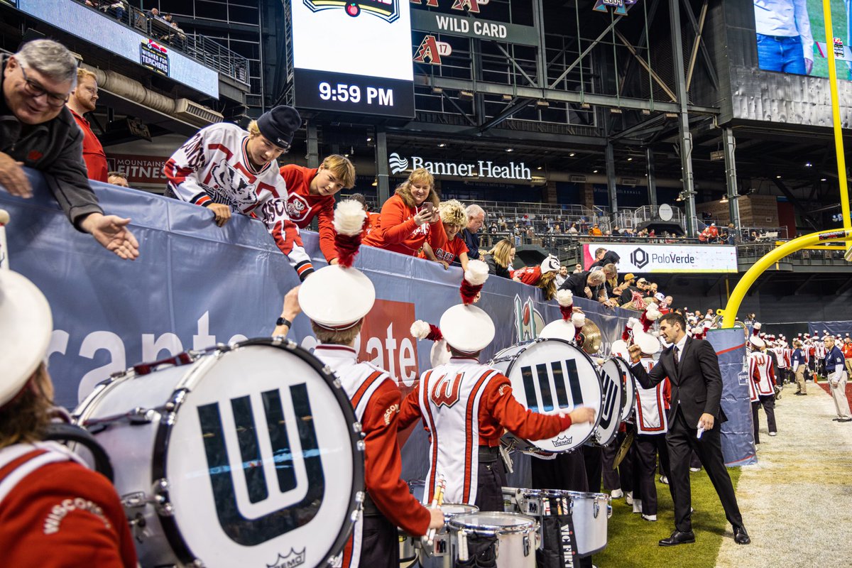 badgerband's tweet photo. Our final gameday of the 2022 season was a great one. Thank you to our seniors for an amazing last season. Once a badger, always a badger. ❤️
#EatARock #OnWisconsin
📸: @pxphotography https://t.co/2RCfOs4IMQ