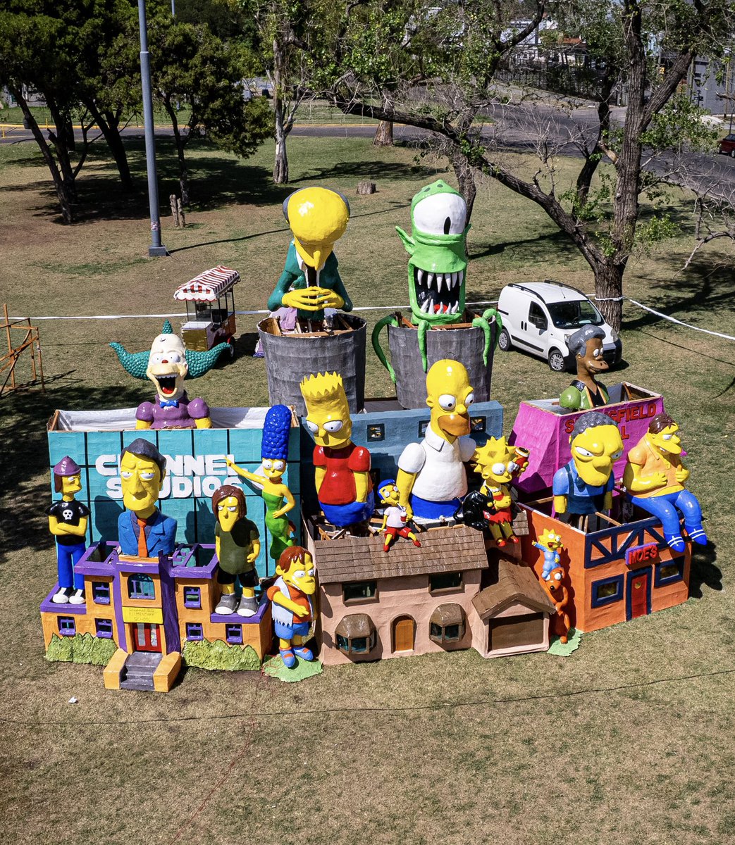 LaPlataMLP's tweet photo. Aquí están, ellos son… 🥁 Los momos ganadores:

🥇Los Simpson - 25 y 32
🥈Vida y Magia - 31 y 39
🥉Ratatouille - 10 y 32
🎖Dibu Martinez - 10 y 40

¡Gracias a todos los vecinos que votaron y a los creadores que siguen manteniendo viva la tradición!👏🏻 https://t.co/a8bPqQhj7X