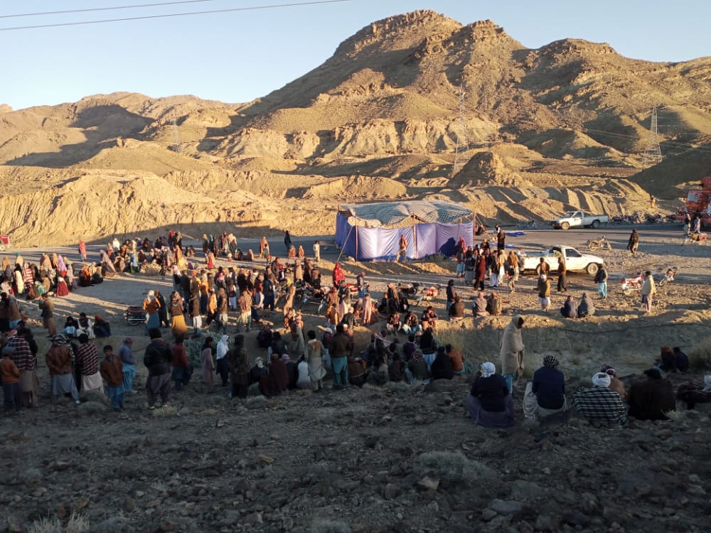 لاپتہ افراد کے لواحقین سڑکوں پر احتجاج کر رہے ہیں لہٰذا ہم حکومت بلوچستان سے درخواست کر رہے ہیں کہ وہ ان کے پیاروں کو واپس لائیں۔
#ReleaseSirajandArif 
#ReleaseSirajNoorBaloch 
#ReleaseSirajNoor
#ReleaseArifHambal