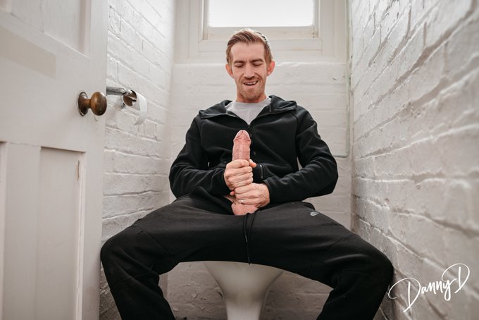 Looking forward to another banging year with this guy..  🍆💦🥒 https://t.co/dfvNYf78TL<a href="/tag/magictouch"class="tags"><span>#magictouch</span></a><a href="/tag/dannyd"class="tags"><span>#dannyd</span></a><a href="/tag/bigdickenergy"class="tags"><span>#bigdickenergy</span></a>