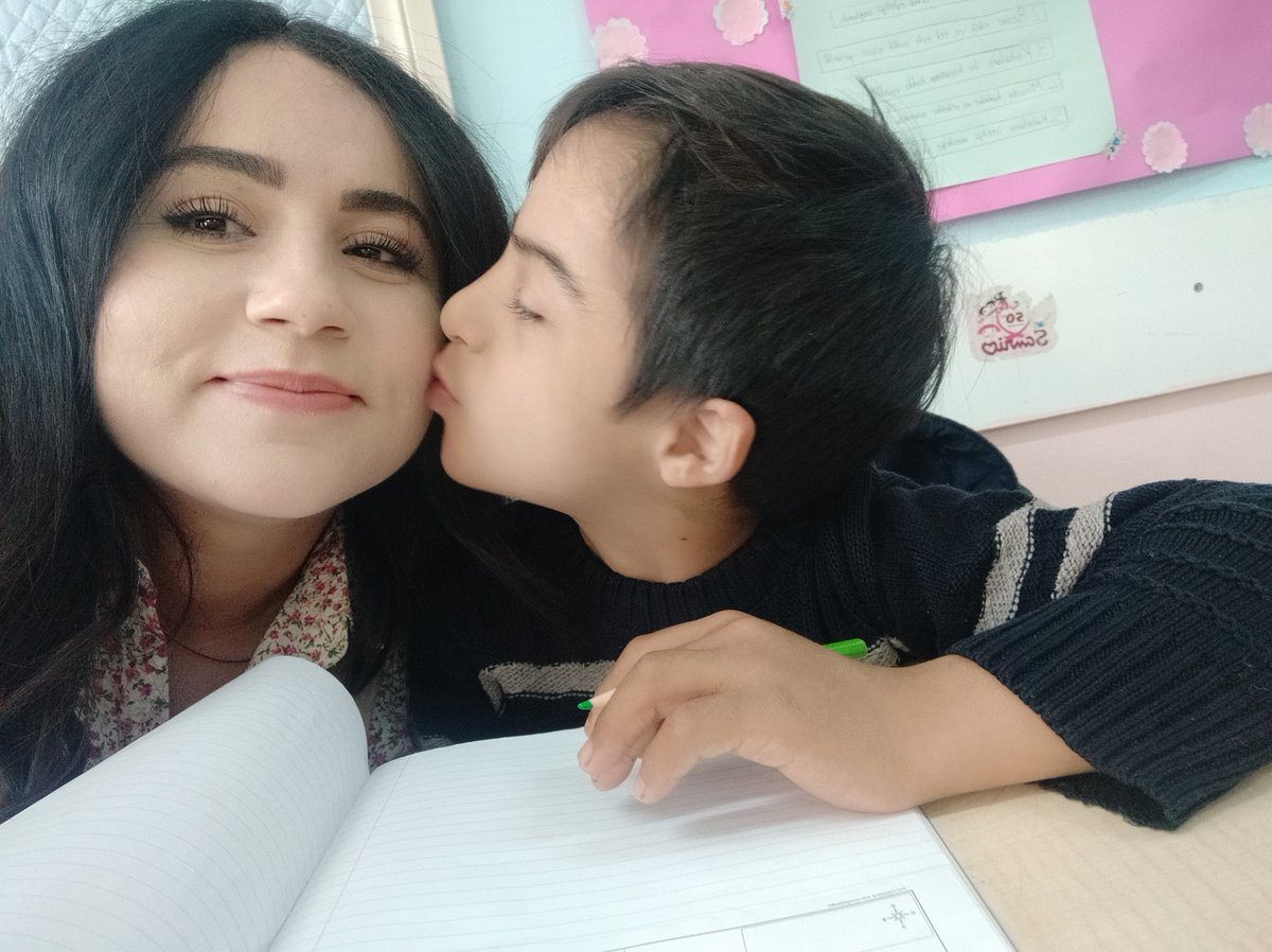 bejan_miral's tweet photo. "Öğretmen olmak bir can'a dokunmaktır."

Doğan Cüceloğlu https://t.co/K6cRcfPD1R
