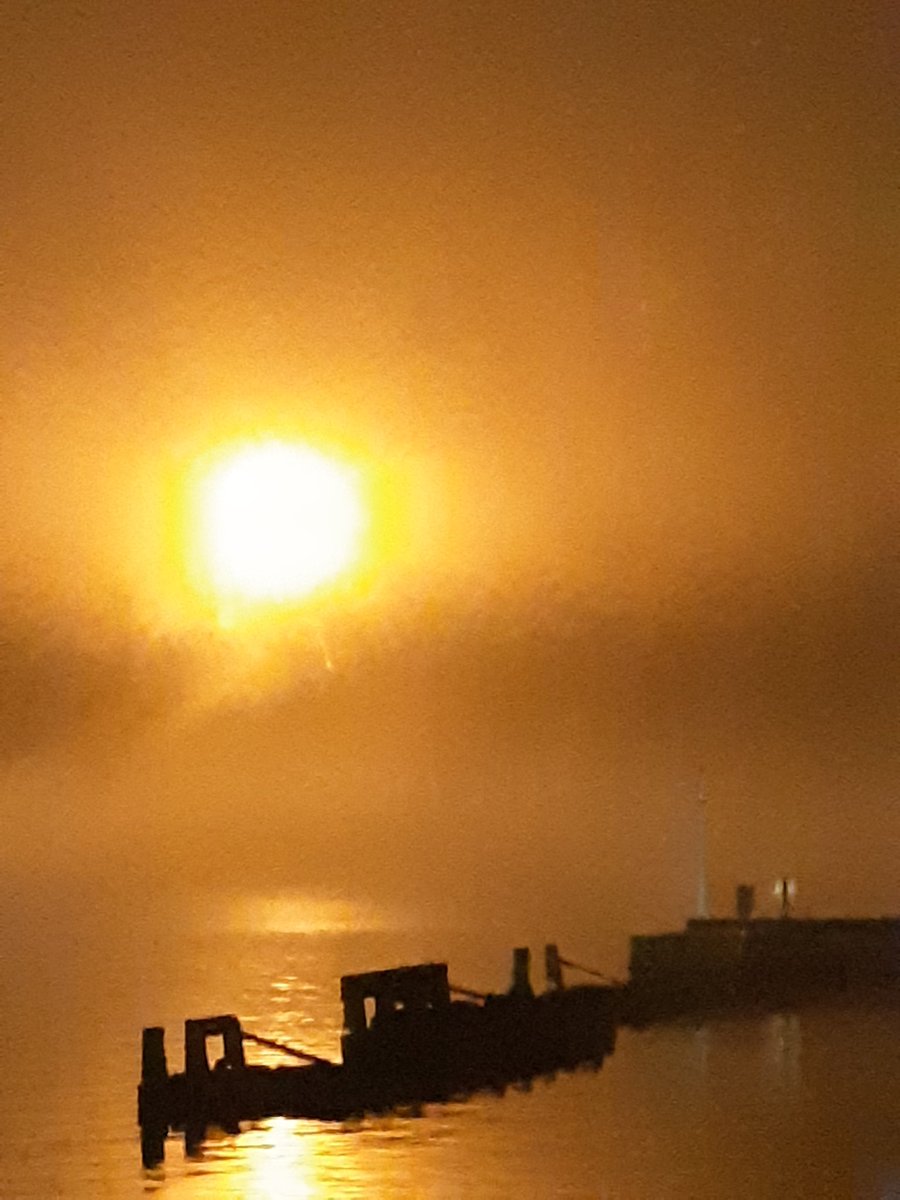 cybernag66's tweet photo. Happy New Year #DowntownKingston
Awesome fireworks. https://t.co/O48Mar5fVq