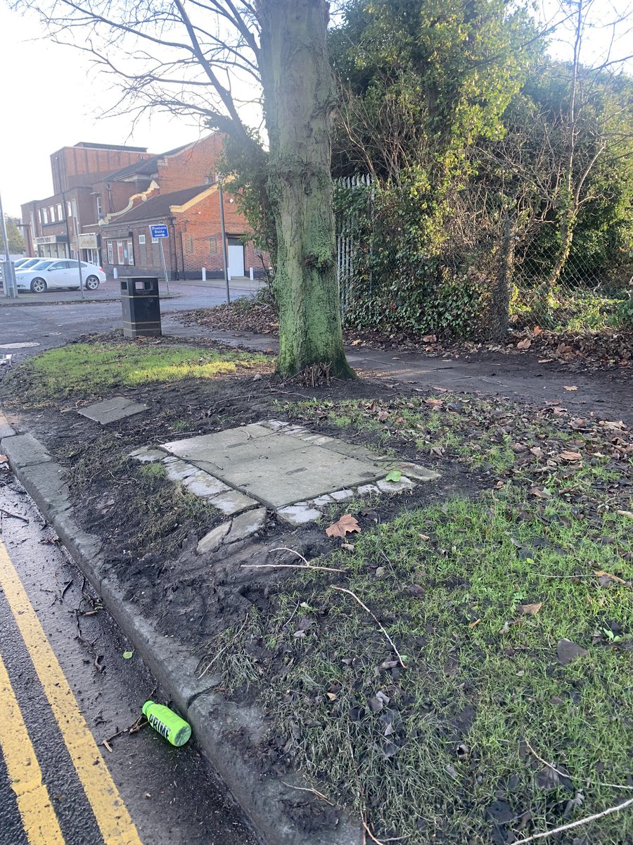 BillinghamTidy's tweet photo. Empty Prime bottle today on a litter pick @PrimeHydrate @LoganPaul @KSI did you consider the environmental impact when this drink was created and can you use your #influence to change the #litterproblem? Please #bethechange ask people #dontbeatosser and stop #plasticpollution https://t.co/WMmNWKwHJf