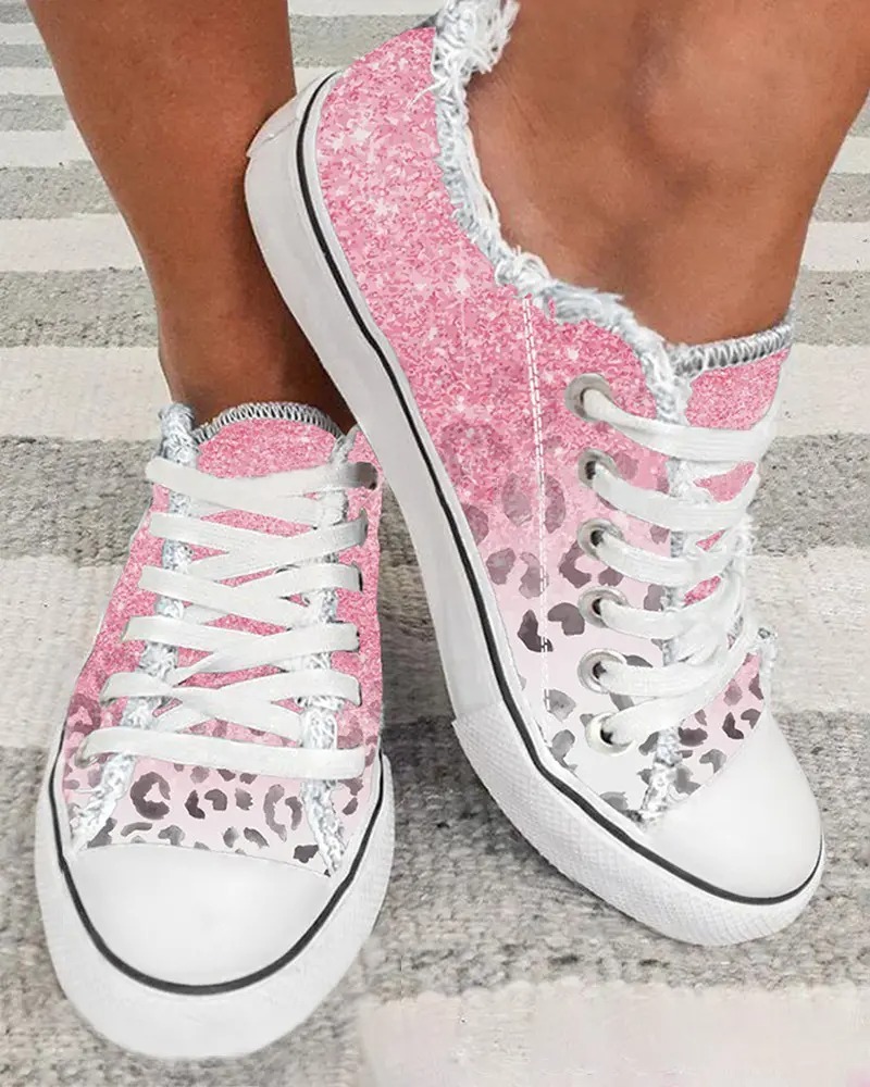 ChicMeofficail's tweet photo. 50% off
place your order today 
.
.
..
#fashionbook #fashionbooks #fashionaddict #summerchic #fashionblog #poland #poska #musthave https://t.co/bUziMzzt3Y