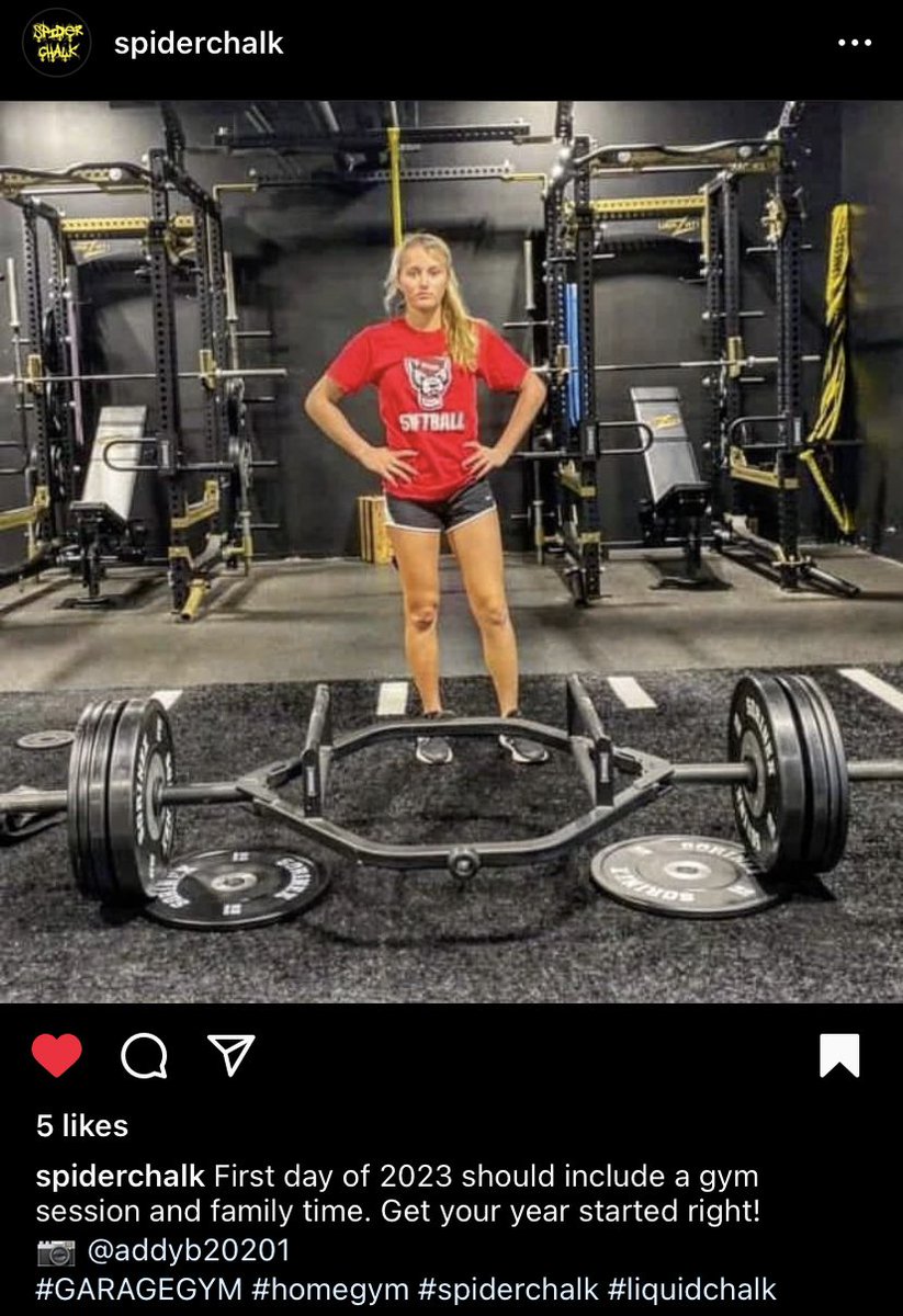AddisynBerry's tweet photo. I woke up to this. Good start to the New Year. #spiderchalk @cg8wood12 @PackSoftball β€οΈπΊ @UbrZati @CoachMike_10 @marcellaossa @Ubrzati_Maxx https://t.co/oaF0PEqzrO