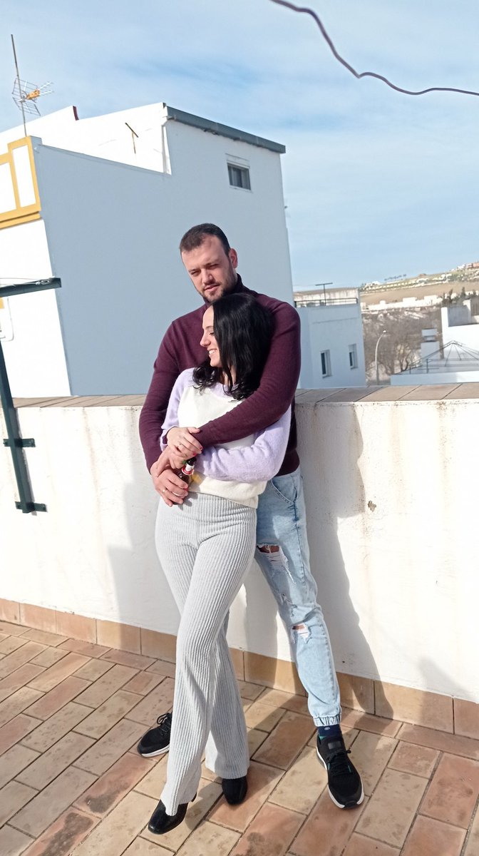 IsabelMGJ's tweet photo. Feliz año nuevo para todos. Que el 2023 venga cargado de salud y mucha felicidad.
Felicidades mi manué❤️👩‍❤️‍💋‍👨 https://t.co/61YLQumtkk