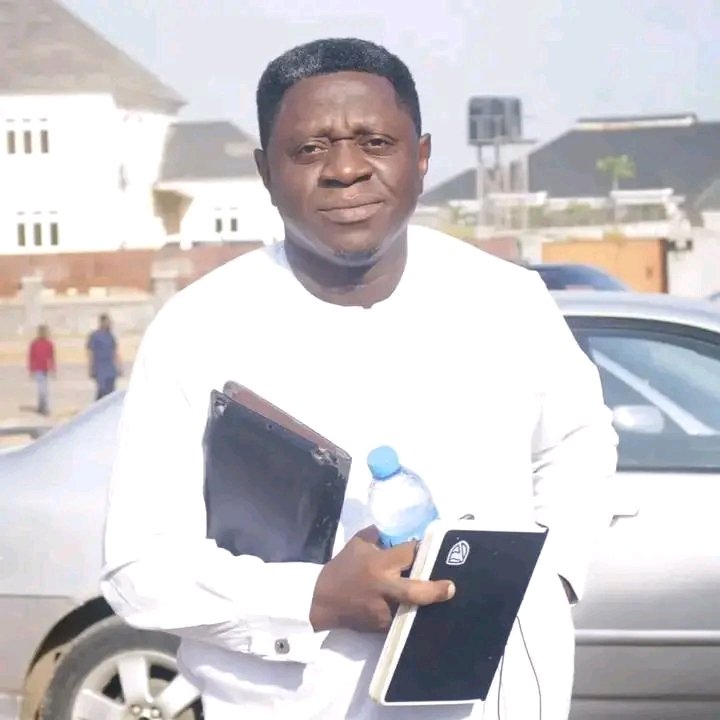edgexploits's tweet photo. Our Big Daddy and Uncle is a year older today. We celebrate you forever sir. Thank you for all you've been to us, we rejoice with you today and pray God continue to prosper the works of your hands and preserve you to do more for many generations to come!

Happy birthday sir🎂🎂🎉 https://t.co/b3z9hZEJom
