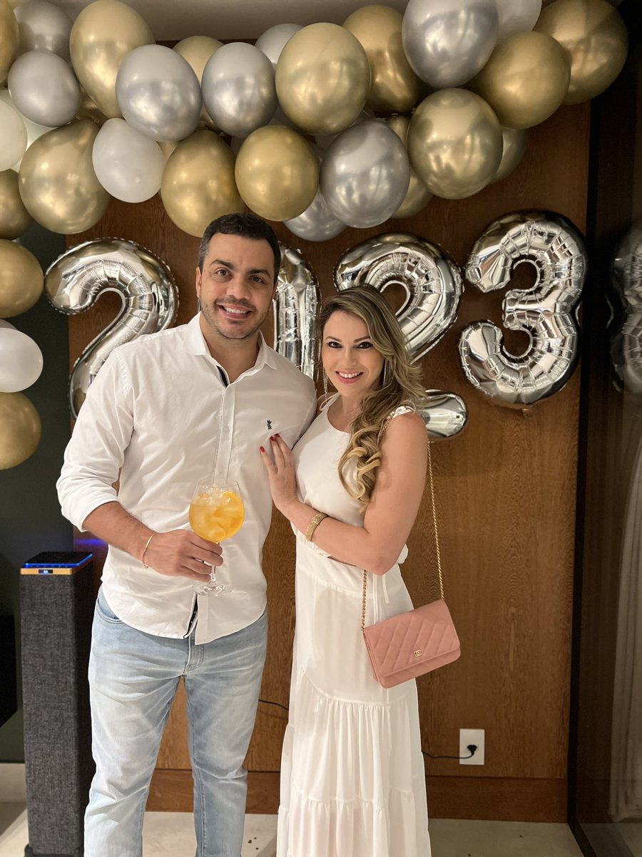alexandreprado0's tweet photo. Um maravilhoso 2023 🥂🎆🥰 https://t.co/aAObh6Nq2K