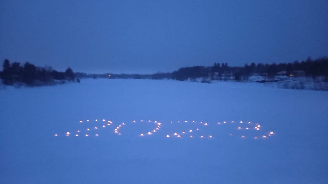 HannuKaisto's tweet image. Hyvää uutta vuotta!

#jakkukylä
#riippusilta
#iinkunta
#uusivuosi