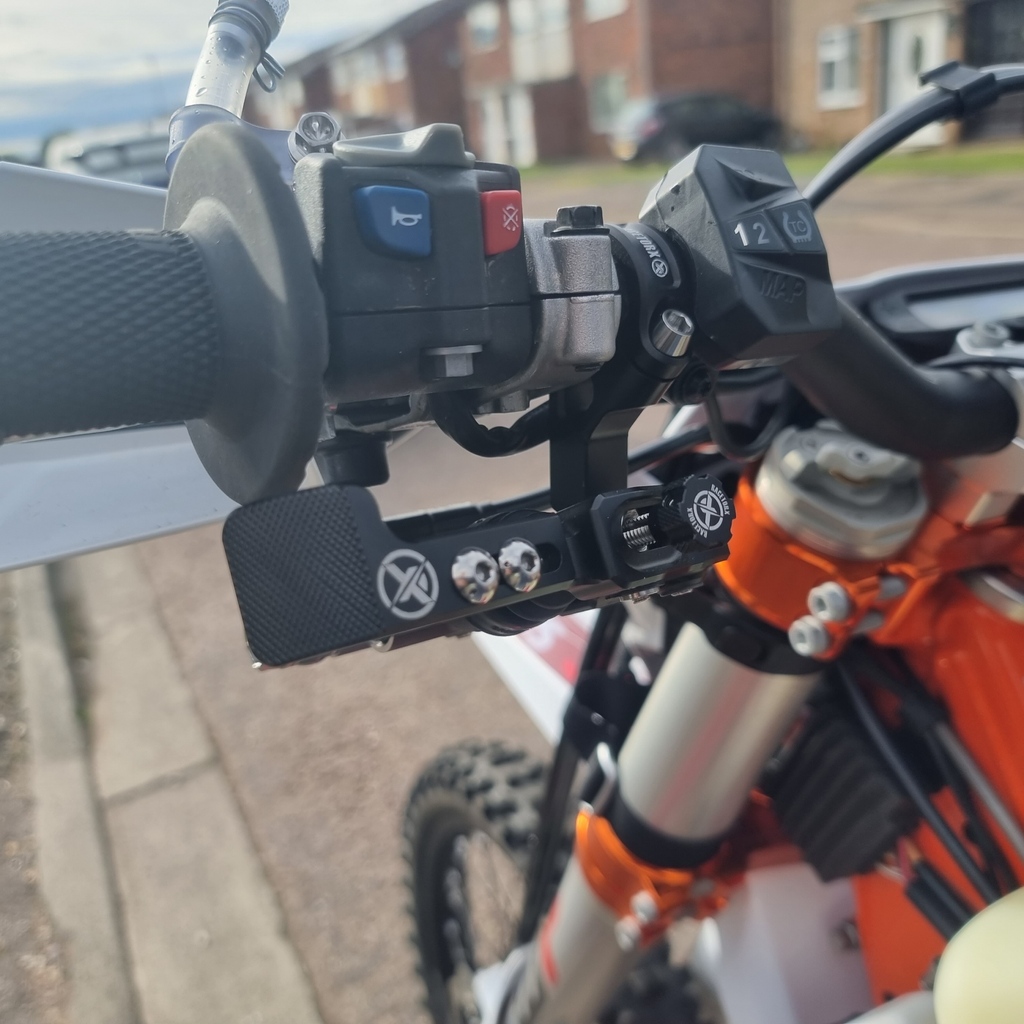 RaceTorx's tweet photo. RACETORX THUMB BRAKE, The most adjustable unit on the market with 3 thumb paddle options. Used in WSBK, BSB & Ducati tri-options with assistance in podiums.
#thumbbrake #thumbrake #junctionvalve #fingerbrake #handbrake #brakes #stuntbike #supermoto #mx #motocross https://t.co/68RR7u7lCT