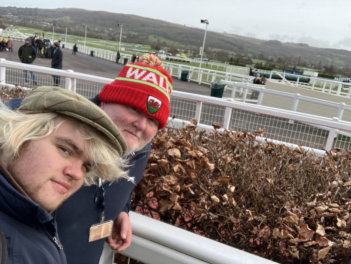 My New Year Resolutions:
1. No more alcohol
2. Less takeaway crap
3. World peace
4. To grin &amp; bear it when Arsenal win the title &amp; say a prayer for my late Dad as he turns in his grave
5. More days out at the races with the son &amp; heir
6. More winners (George had five. I had none)