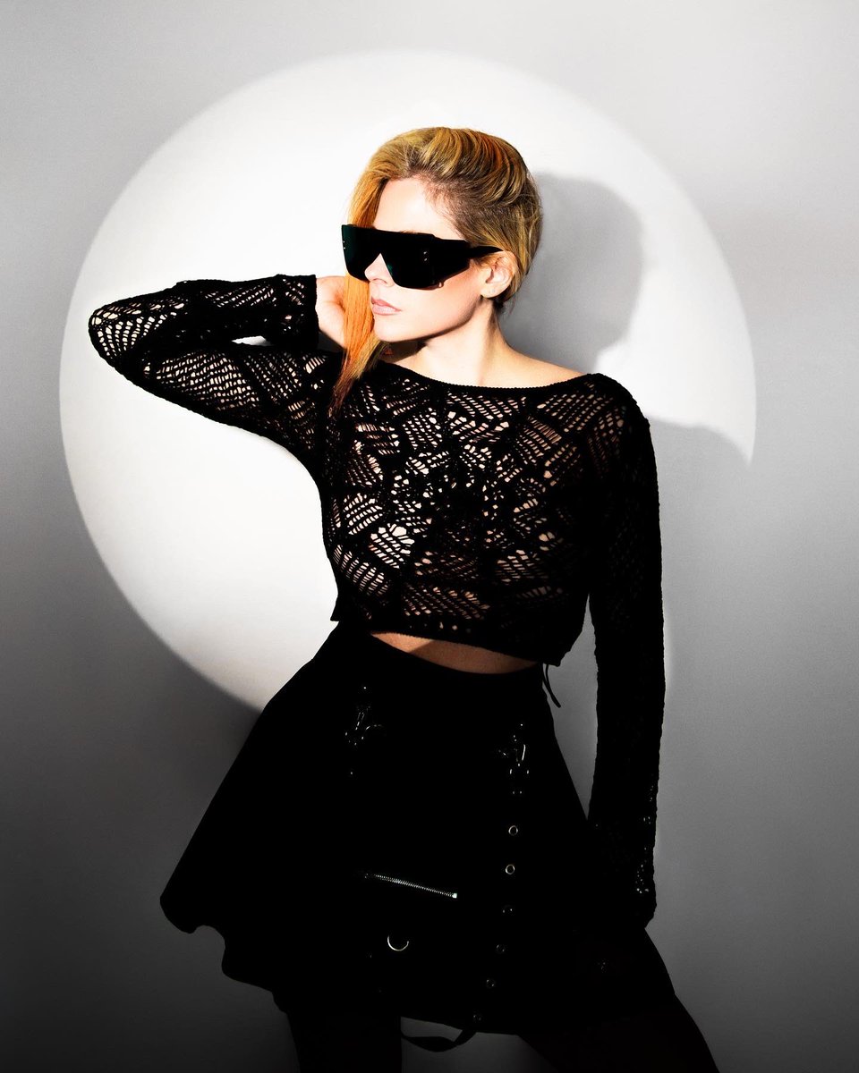 MrPopOfficial's tweet photo. Avril Lavigne slays in her first photos of 2023 https://t.co/vTzl2BMzIL