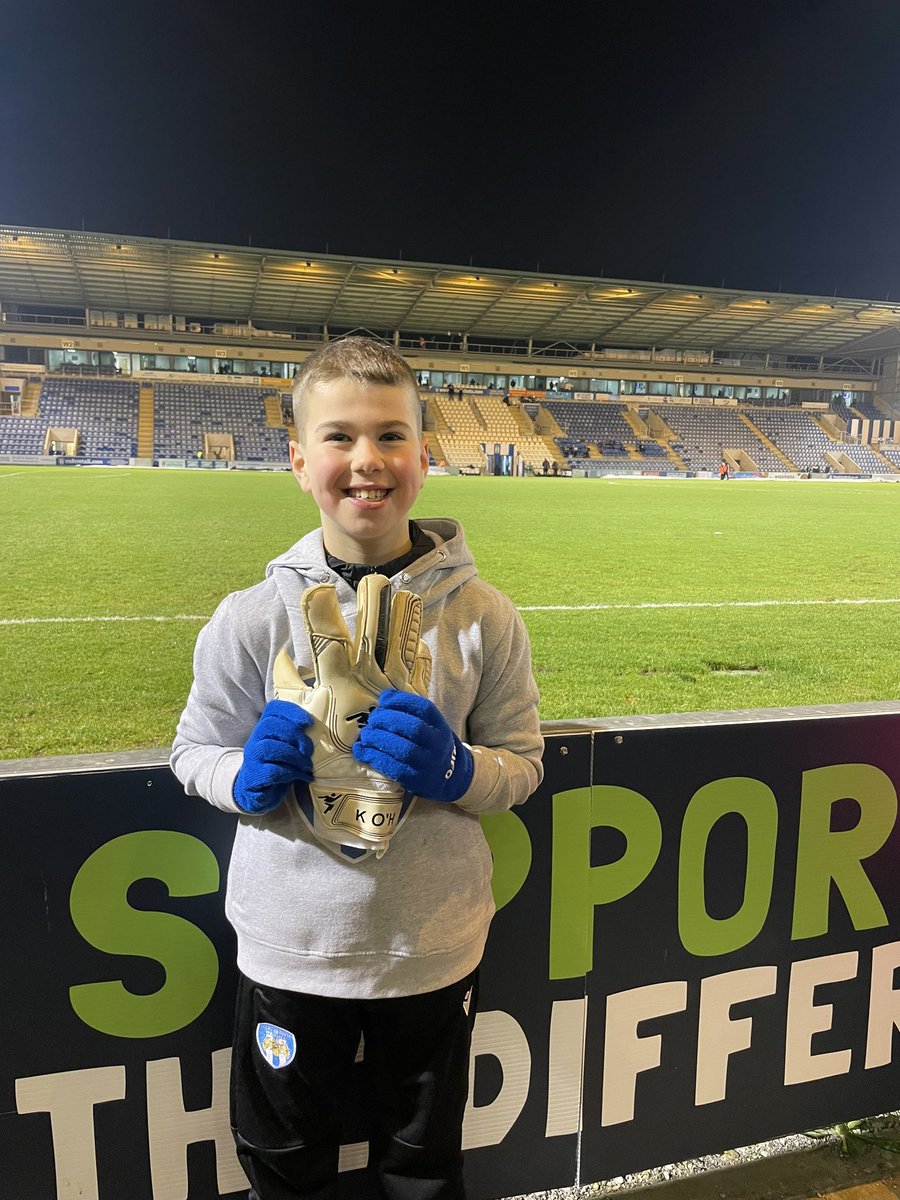 Robdearsley's tweet photo. @KieranOhara_ Fantastic result and you were Suberb! You made my lad very happy, thanks for the glove. I’ve never seen him jump so high to catch the glove, perhaps he may make a keeper! 😂 https://t.co/ggBsfMsq4d