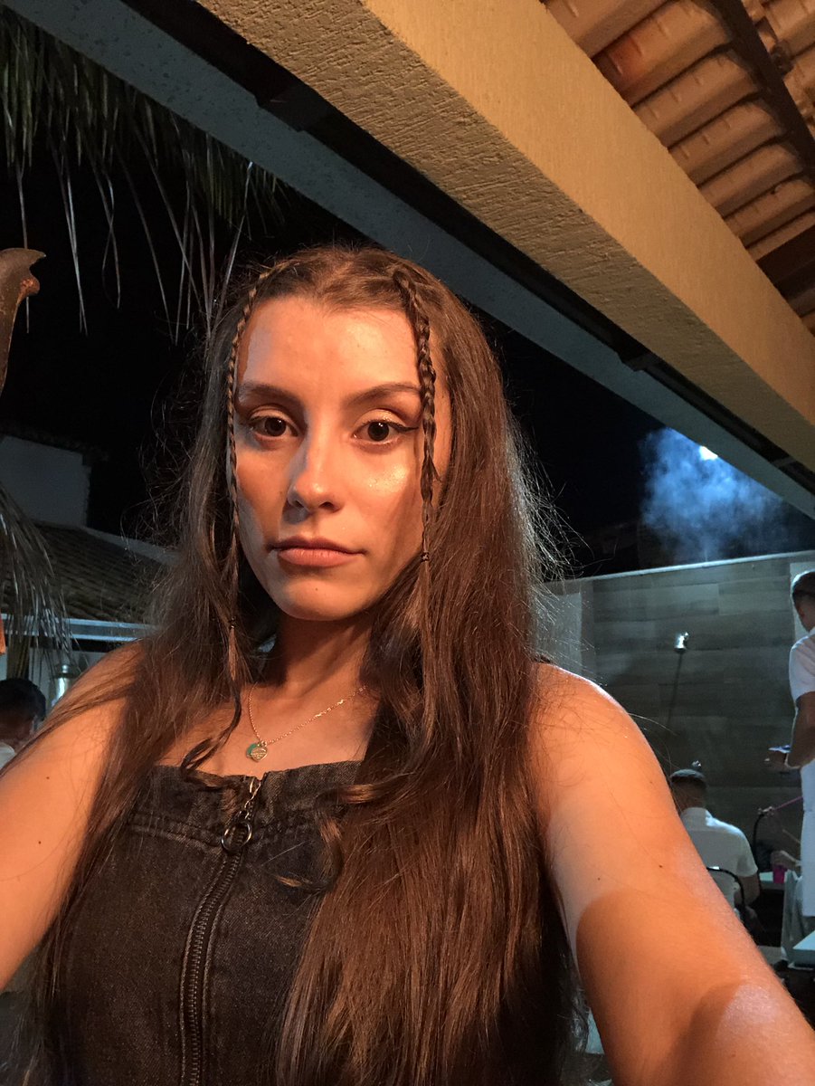 the_larissa's tweet photo. 2023 pode vir ✨ https://t.co/6lYVyV95xt