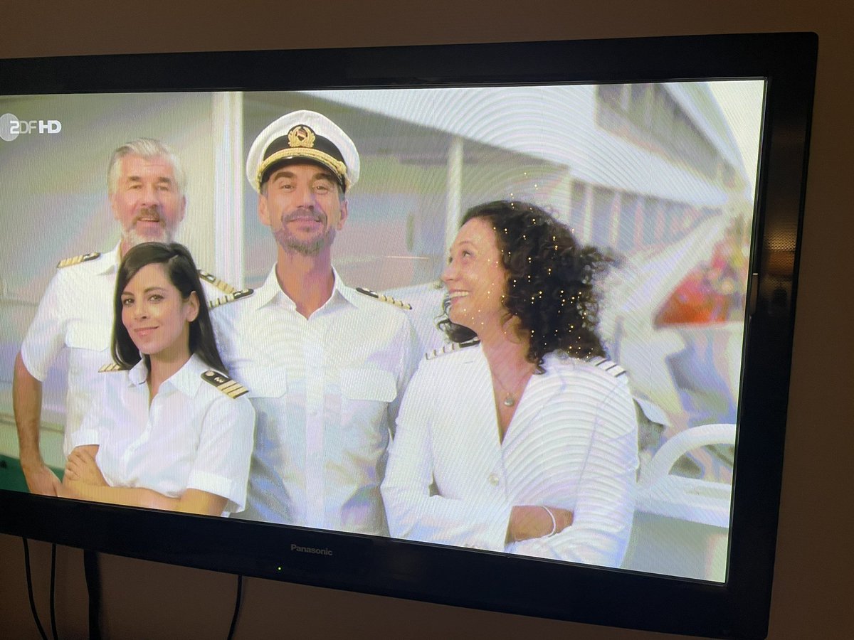 traveller73's tweet photo. Wir legen ab! Erstes Highlight des neuen Jahres!
@Traumschiff @FoodundGlut @zdf @more_harald_k https://t.co/1O13mOVhMJ