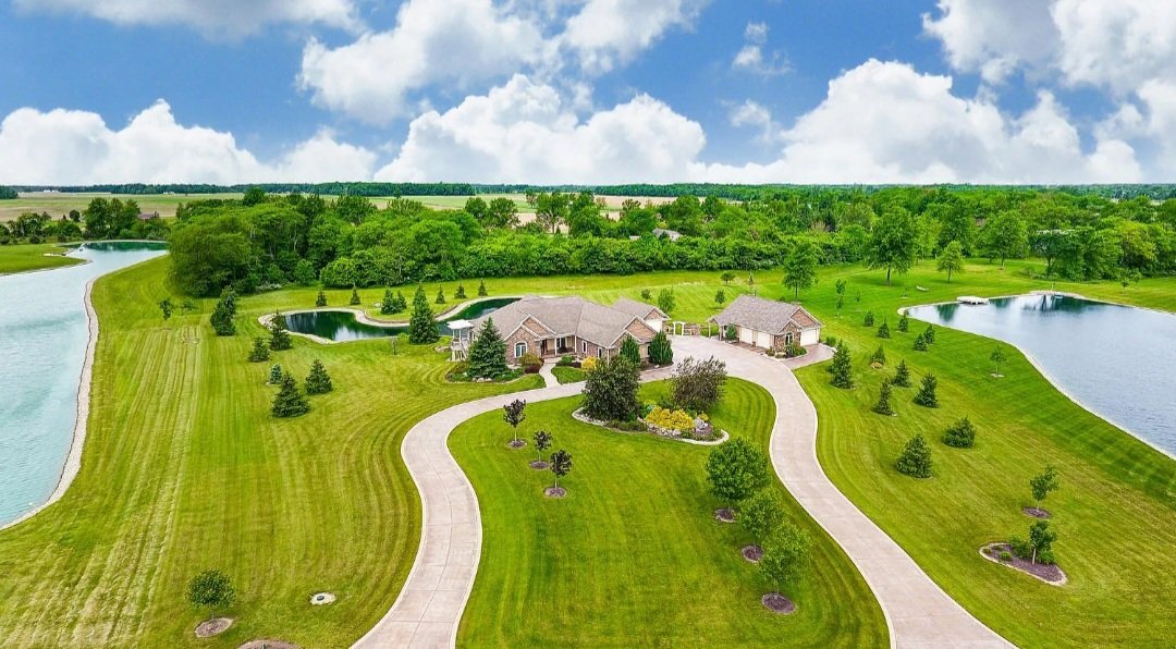 Jim_Taber's tweet photo. @betsymayer05 I loved this house and property. 
https://t.co/hCyRJVHtwS https://t.co/hiR0frD1cR