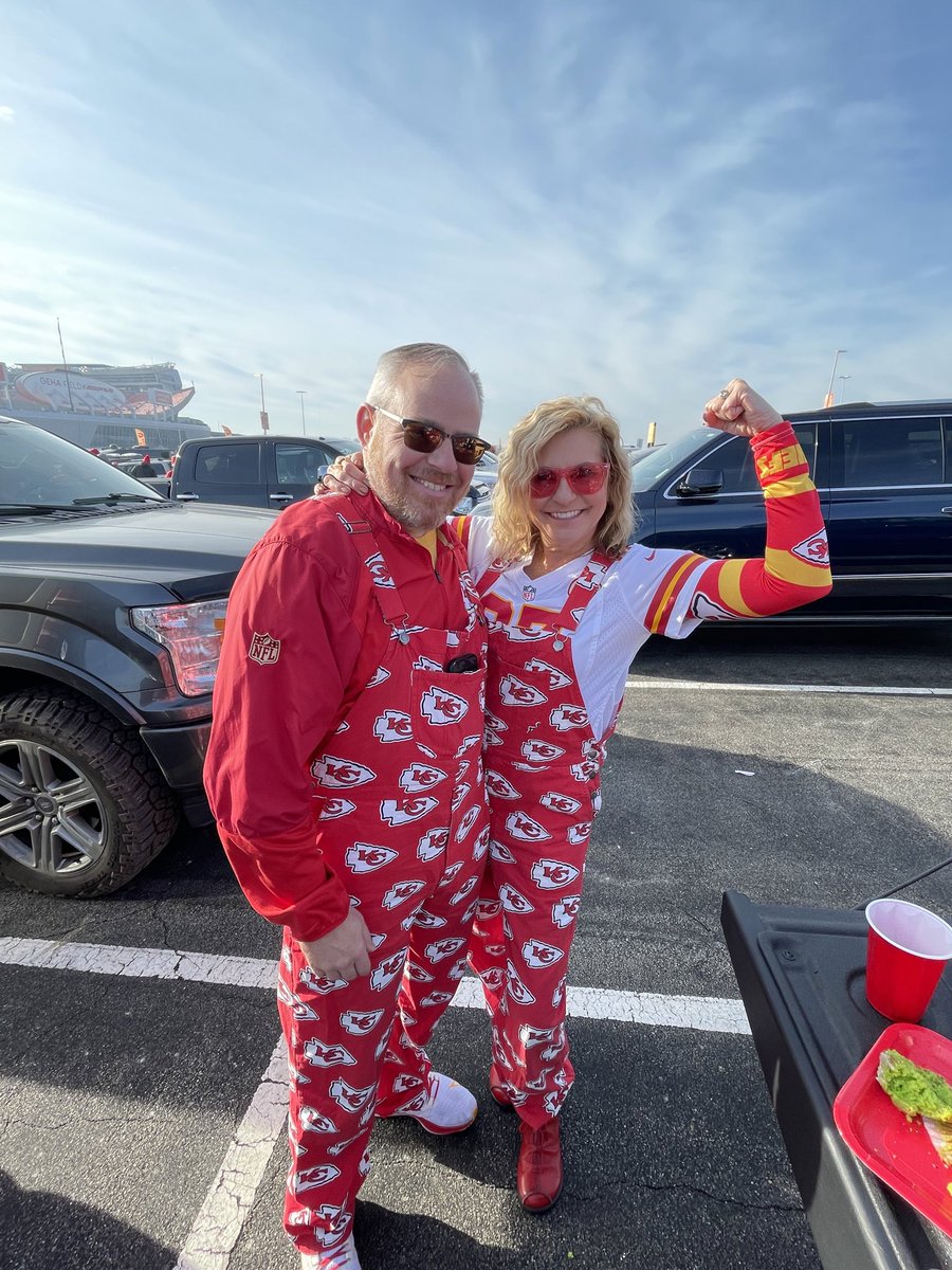 JoniJeanette's tweet photo. The broncos just just “buck” off today!  Go Chiefs!  @Chiefs #kcvden https://t.co/KjghCyiibm