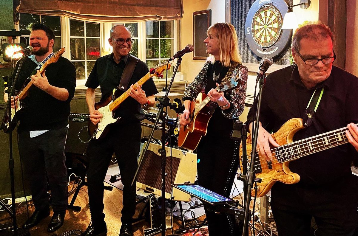 Big thanks to #thebullinn #chelsham #surrey for inviting Atlantis back to perform for their #newyearseve #party A brilliant night was had by all! #livemusic #greatpub #functionband #liveband #partyentertainment