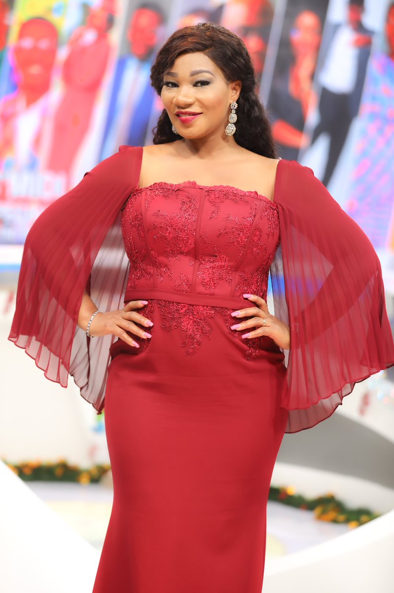 Son altesse royale, Caroline DASYLVA vous souhaite une douce et belle année, dans la santé et la prospérité. ❤️❤️🔥

#happy #enjoy
#love