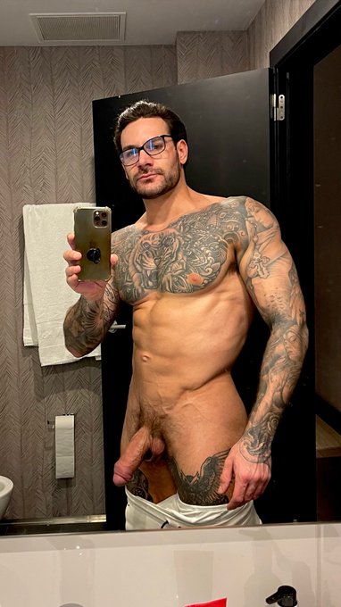 Happy New Years baby,  Now, who is sucking this dick&hellip;? https://t.co/9jdJmvvR20