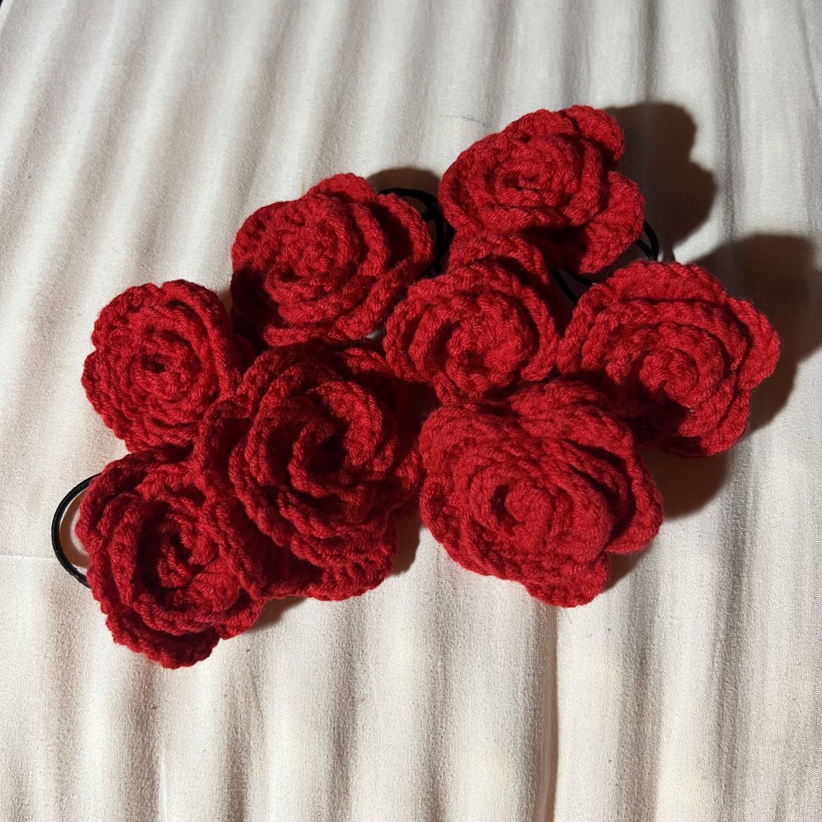 bykunscloud's tweet photo. Crochet Rose hair ties for
 #HEALTogetherTourInManila 

13 days left and I still have a lot to make lol https://t.co/RzEKbYADT1
