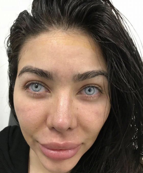 This is the other colour they have that I like it's called frost gray... which one do you guys think