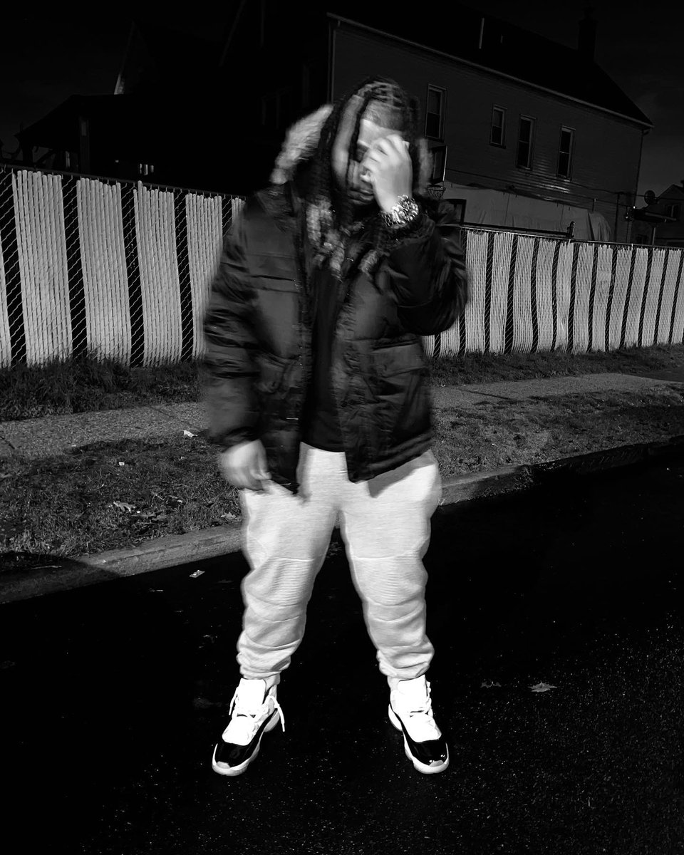 DeAndreSuave's tweet photo. Seen Too Many People Go, So I’m More Than Grateful When A New Day Comes. 
Happy New Year’s, The Journey Begins🤘🏽 https://t.co/fY3ikkDZUB