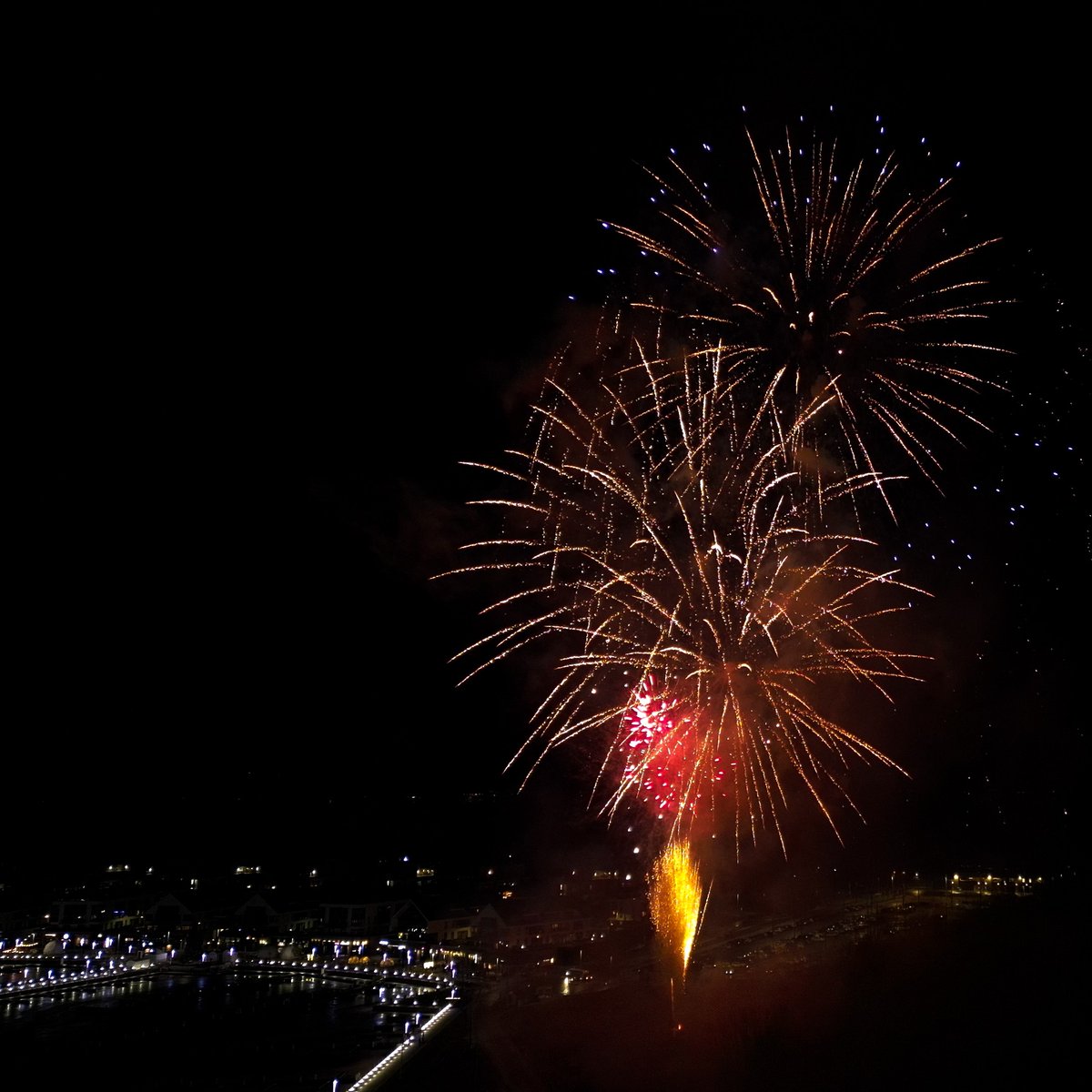 FridayLiving's tweet photo. Happy New Year from Friday Harbour! Are you ready to make new memories with us? ๐
#FridayisForever #FridayHarbour #FridayHarbourResort
#HappyNewYear https://t.co/tAzlRfHhPb
