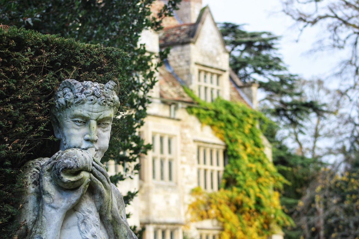 Eleanor_artsish's tweet photo. @nationaltrust Anglesey Abbey in November https://t.co/NY5RKBYgj2