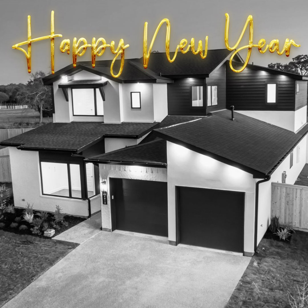 From all of us at Murphy Signature Homes, may your new year be blessed and full of joy! We can’t wait to serve you in 2023 🎊 Happy New Year!!