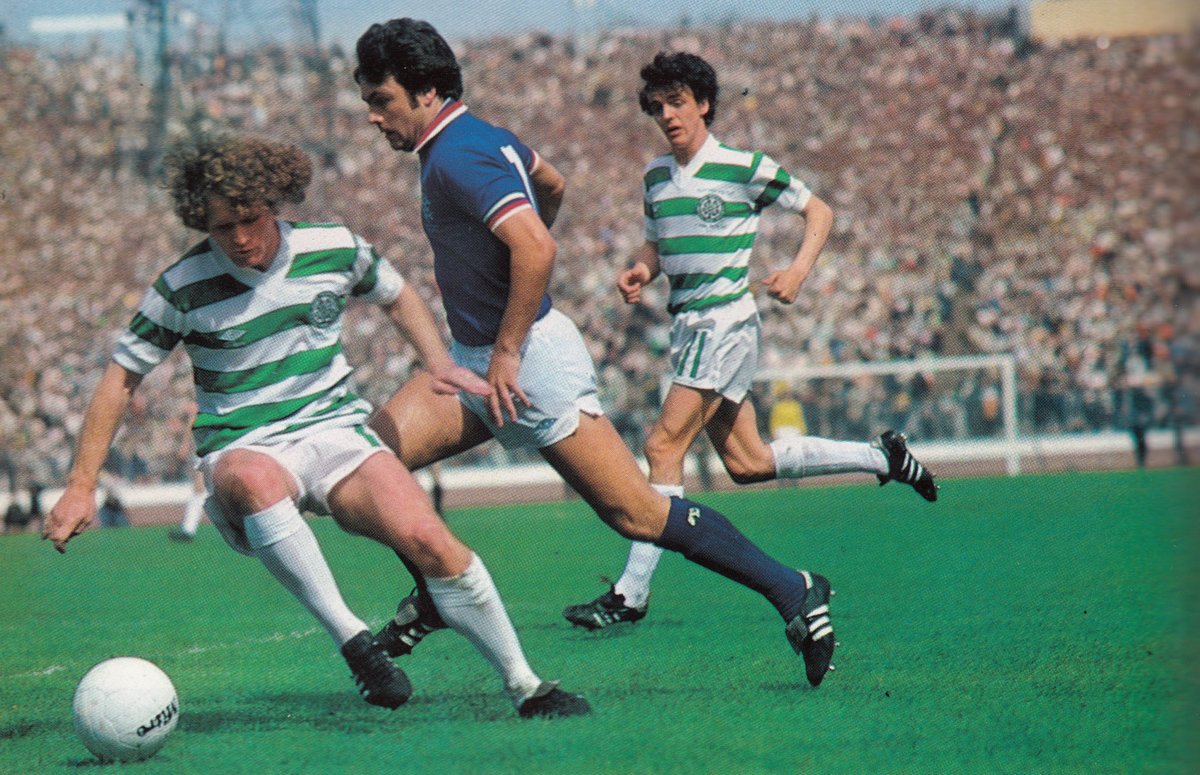 ScotsFootyCards's tweet photo. #Davie Cooper #Rangers v #DavieProvan and #FrankMcGarvey #Celtic #TheScottishFootballBook No 26 1980 https://t.co/wma7InPYRo
