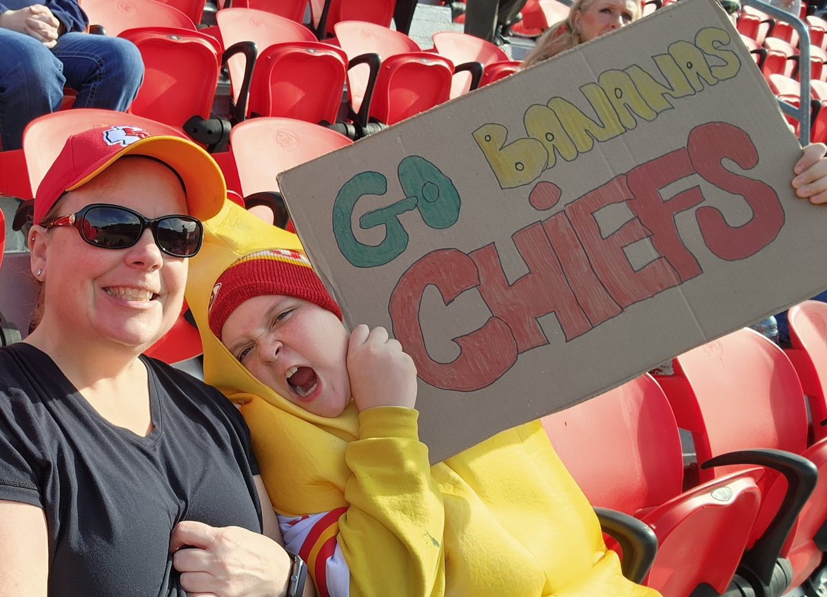 rosauer's tweet photo. #ChiefsKingdom #GoBananas #Chiefs https://t.co/smYfgxKDqS