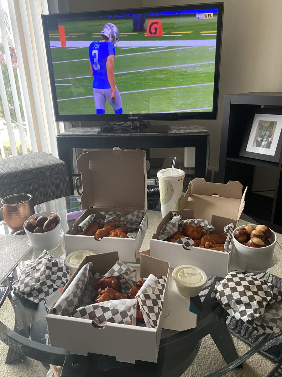 Moving a little slower than usual today… but some spicy wings and a Lions “W” will get 2023 off to a great start! 

#CHIvsDET