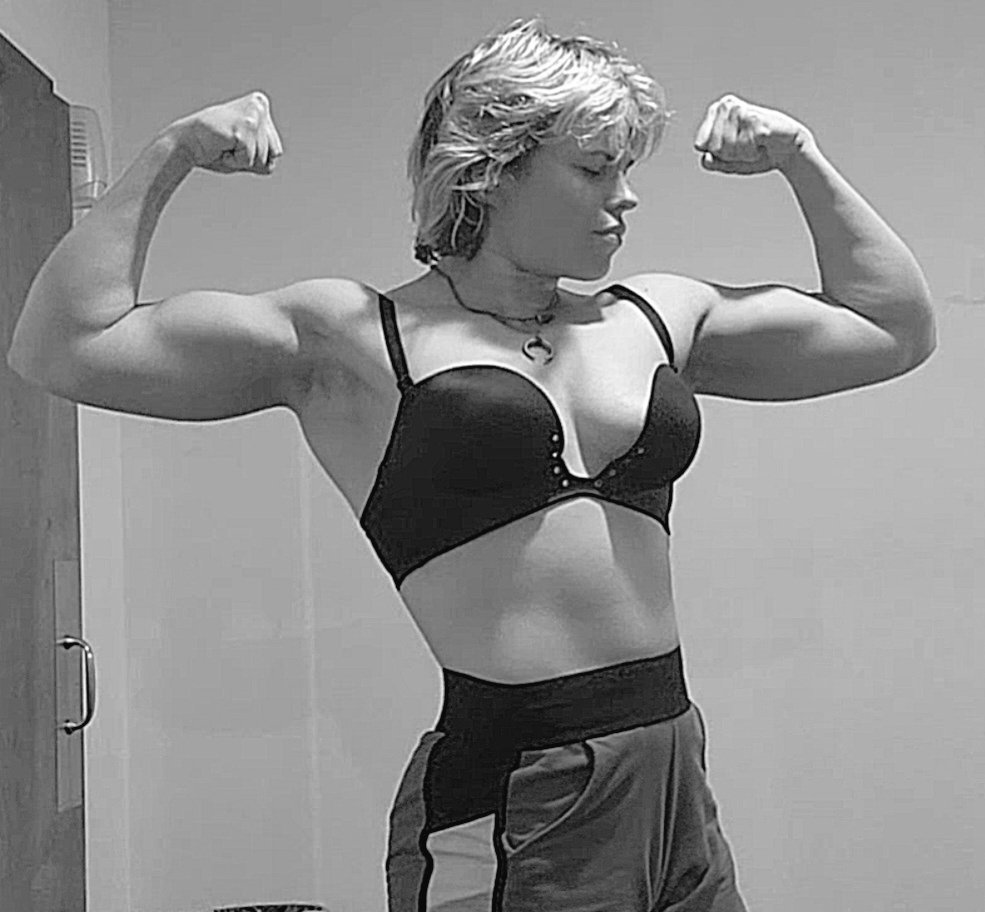 QueefyB's tweet photo. 2 years into lifting
A few breaks here and there because life gets too spicy sometimes
Gained 30 pounds since the beginning, now 170 going on 180
No such thing as too much beef 😁
Happy new year and best of luck to any bros trying to start making their own gainz https://t.co/Jp5kCZMPAh