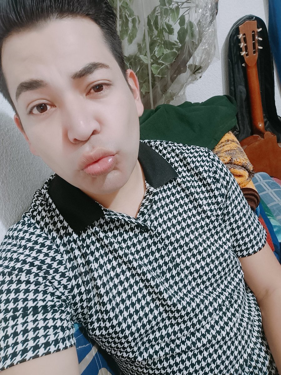 EysmarH's tweet photo. Feliz año 😘😘 https://t.co/U5Y0ZHFpYQ