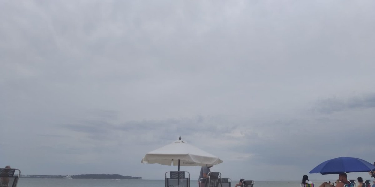 JessieBolso's tweet image. Agua fría, cielo oscuro.
#letsgohome