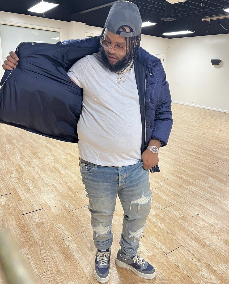 RMC__Mike's tweet photo. Happy New Years From The Ghetto #Rmc #FreeTheGhetto https://t.co/CI3no8lfPV