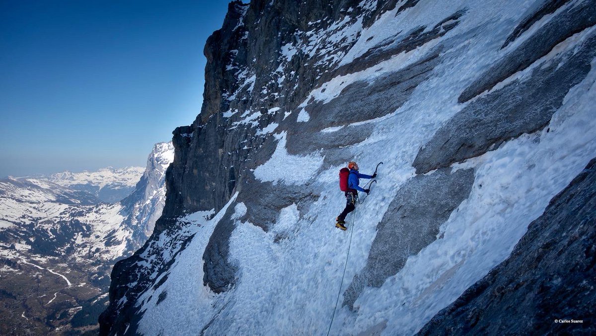Vamos a empezar el año con unas fotos de motivación en la cima del Eiger! No importan ni las cimas, ni lo difíciles que sean las montañas, sino lo que signifiquen para ti esas experiencias.