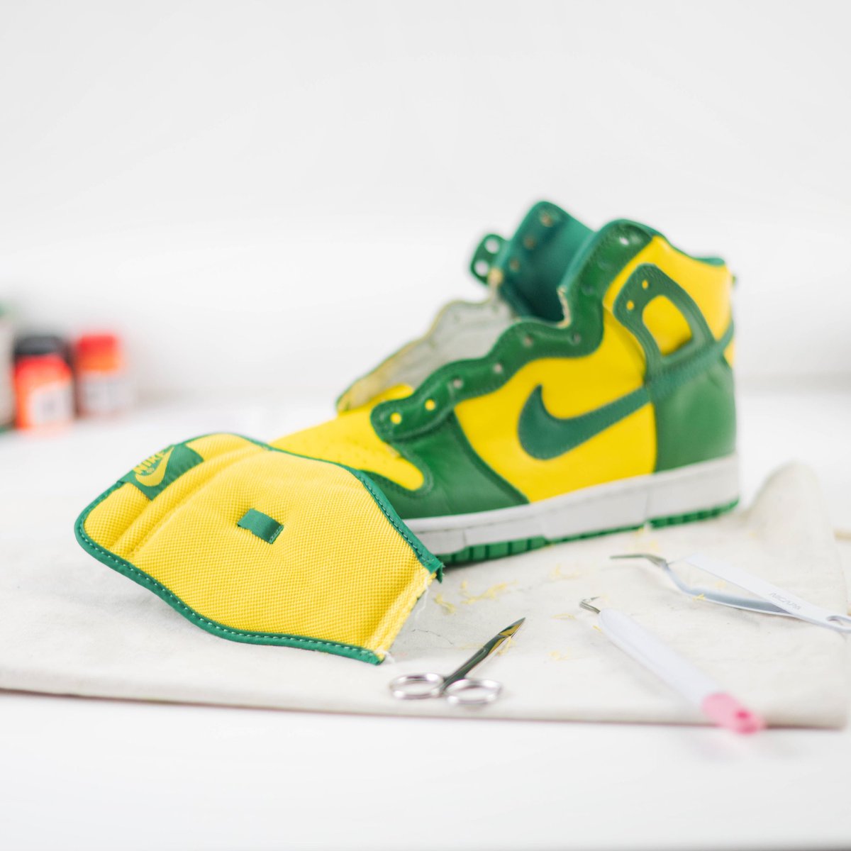 dunksrnice's tweet photo. Starting 2023 off right with a $40,000 Nike Dunk βOrchard Streetβ Custom. Video is live, enjoy. #nikedunk #dunksrnice
https://t.co/Q32PuDL5lb https://t.co/RM2DWxfOkY
